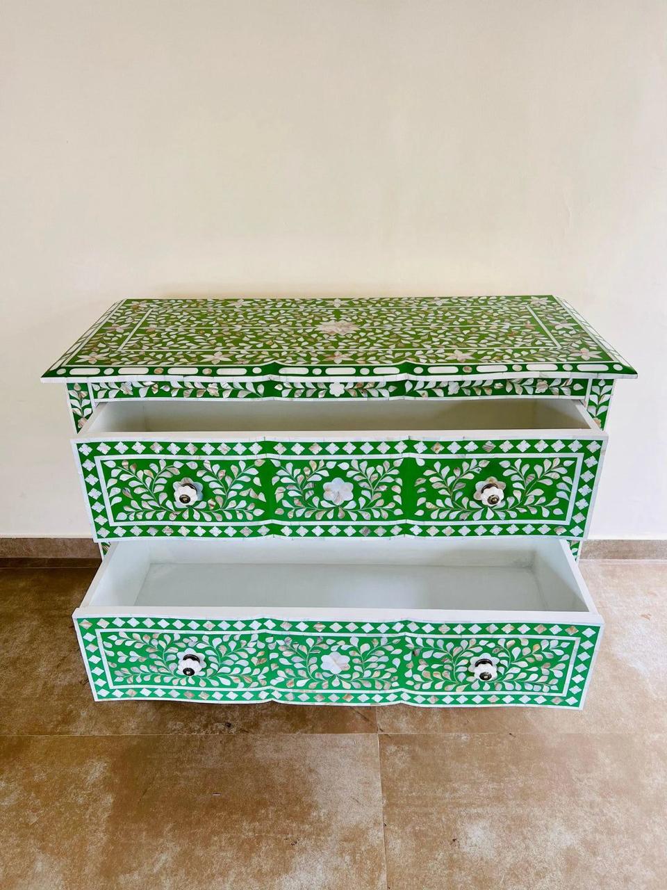 Jodha furniture Green Iconic French chest of drawer in mother of pearl - Image 2