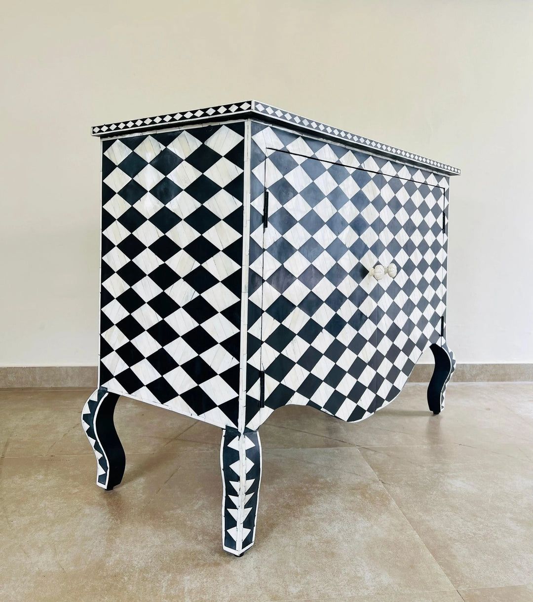 Jodha furniture checkered chest of drawers in bone inlay - Image 3